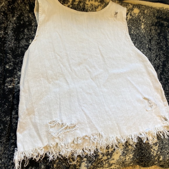 Distressed Linen Top - Picture 8 of 10